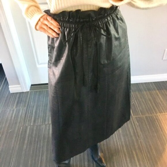 NWOT Kate Hewko Faux Leather black A line skirt with elastic waist size s/m - Picture 1 of 10
